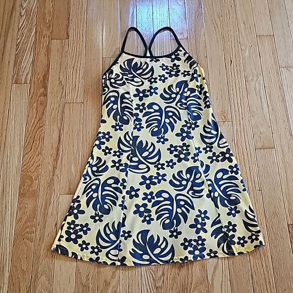 Lejay Ladies Tennis Dress. Size Medium Yellow with Navy Blue Flower Design - Picture 1 of 3